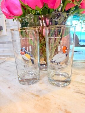 2 Vintage Ned Smith Pilsner Glasses Gold Rim Waterfowl Gamebirds Ducks.